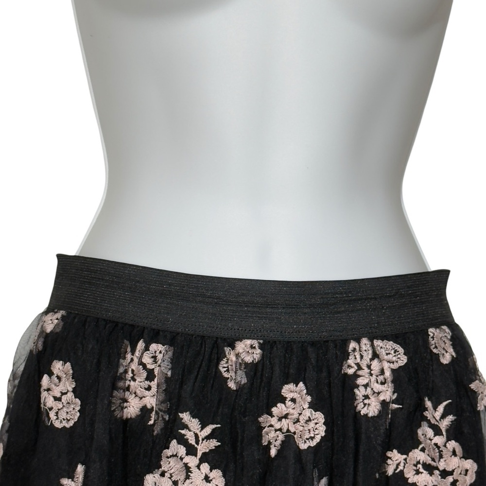 🇨🇦 Mandee Black Floral Embroidered Lined Tulle Short Skirt Small - Picture 4 of 10